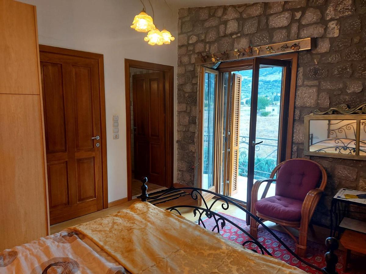 Ferienwohnung Xenios Petritis Levádeia Exterior foto