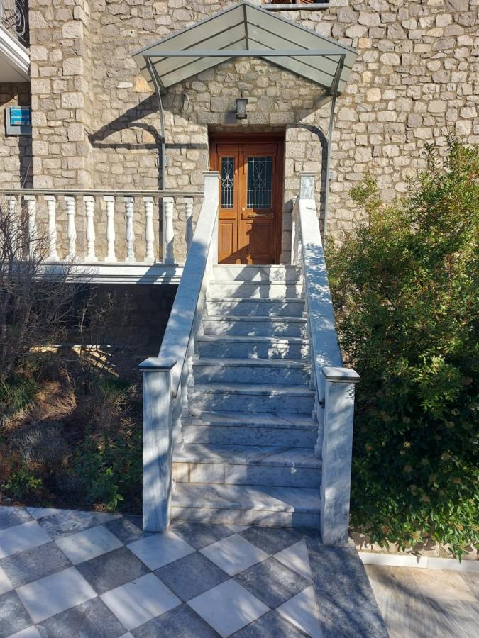 Ferienwohnung Xenios Petritis Levádeia Exterior foto